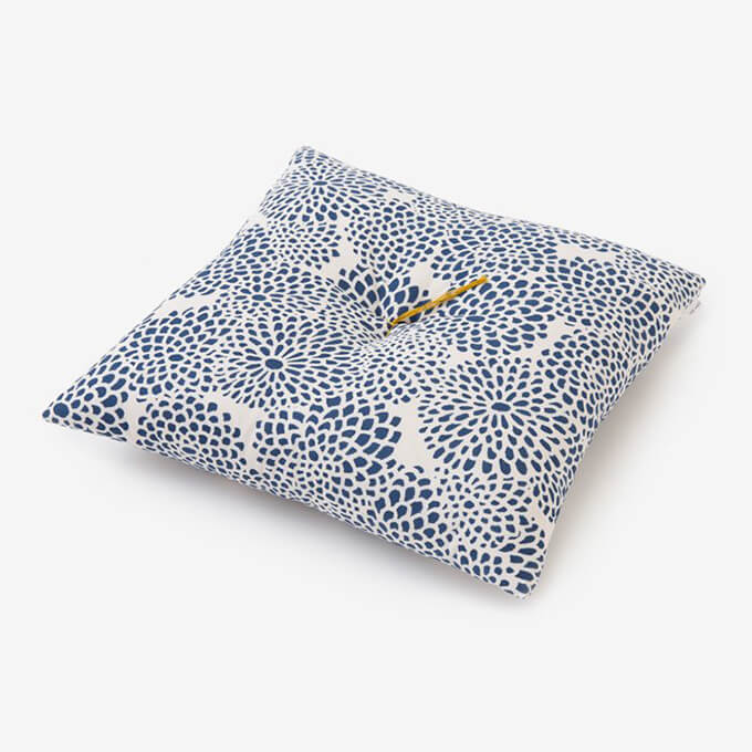 菊づくし 鳥の子色