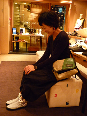 前田茜様全身.jpg