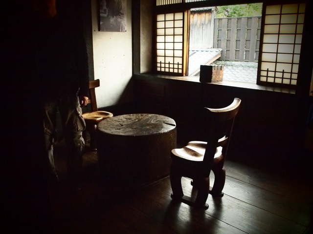 20101219-kanjirochair.jpg