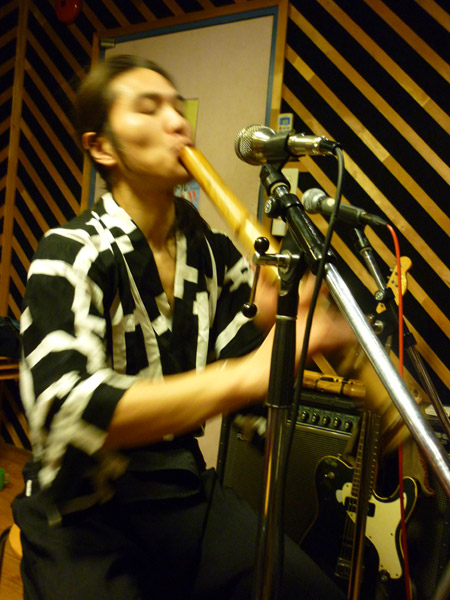 20120310-studio-3.jpg