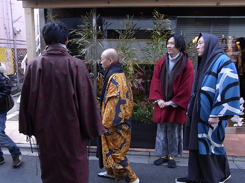 20121224-toshio-with-robart.jpg