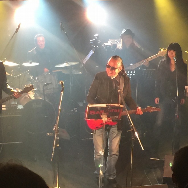live_2