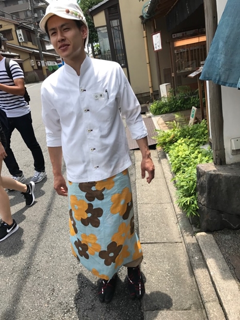 １