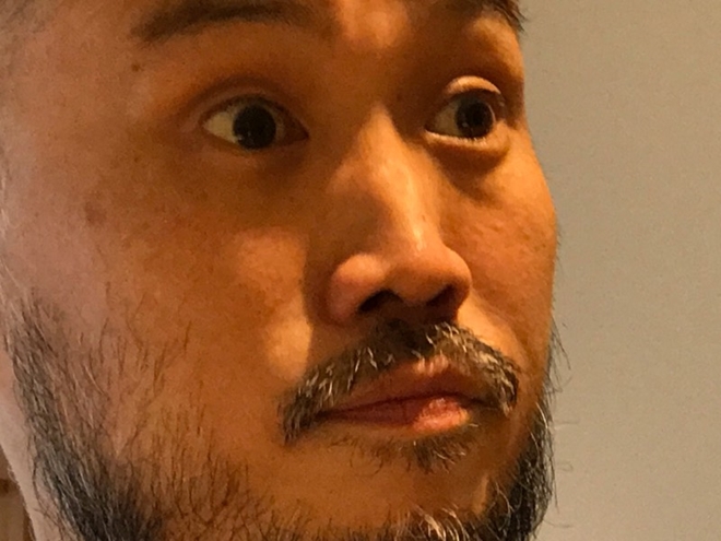 ９