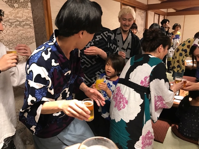 ５