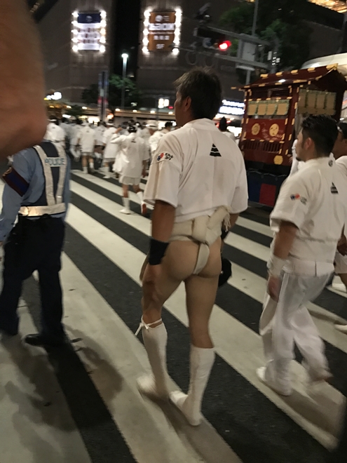 １