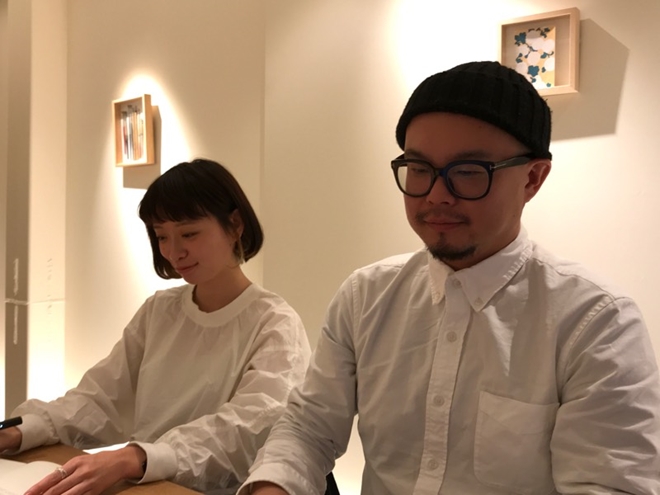 １