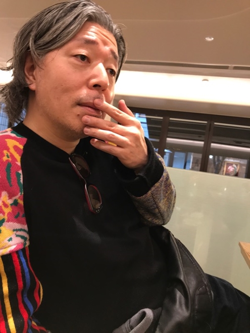２