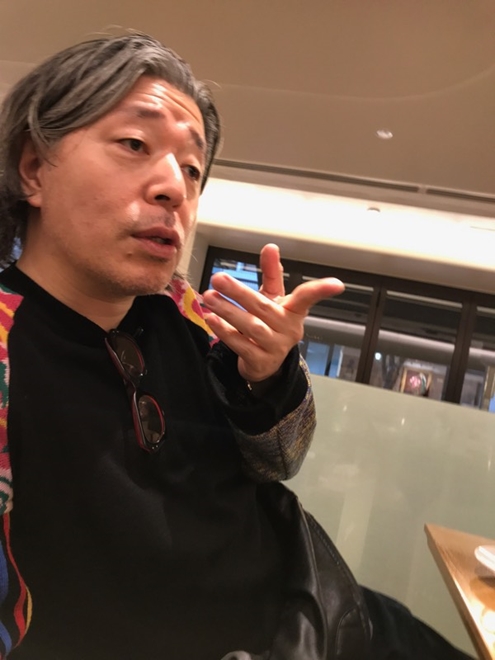 １